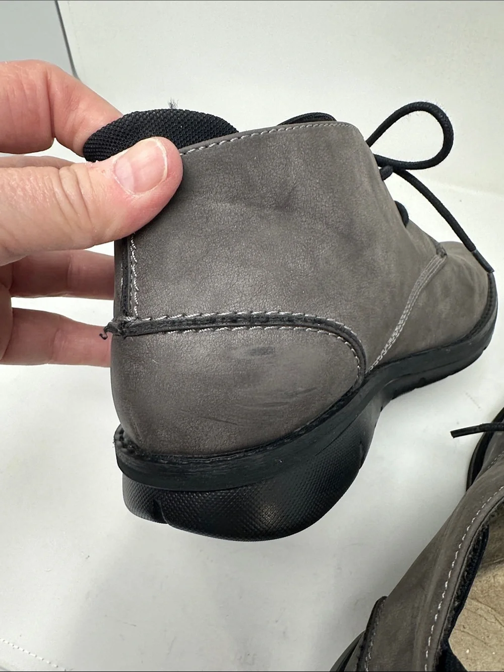 Kenneth Cole Reaction preowned these